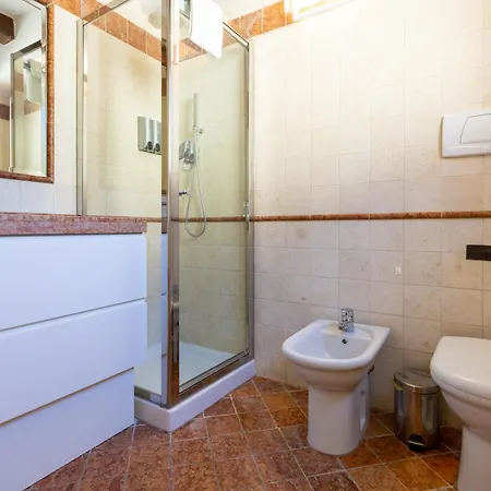 Frassinago Deluxe Suites-bolognarooms *