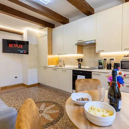 Apartamento Frassinago Deluxe Suites-bolognarooms
