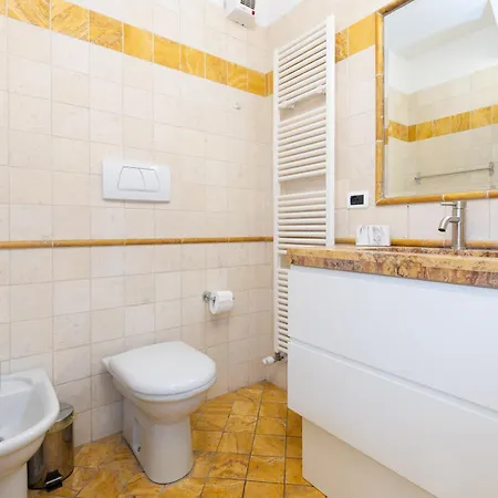 Frassinago Deluxe Suites-bolognarooms