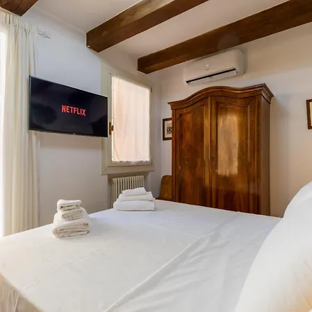 Frassinago Deluxe Suites-bolognarooms *