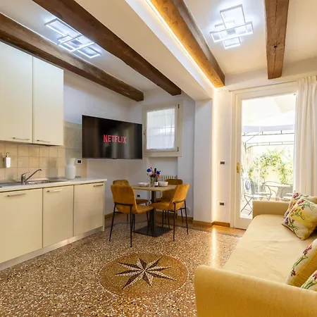 Frassinago Deluxe Suites-bolognarooms * Bolonha
