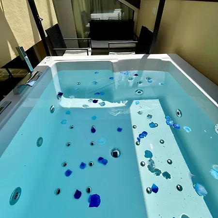 Frassinago Deluxe Suites-bolognarooms